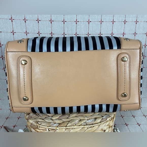 Henri Bendel Signature Stripe Barrel Bag Rare Chain Strap Handles Handbag Beauty - Picture 8 of 16